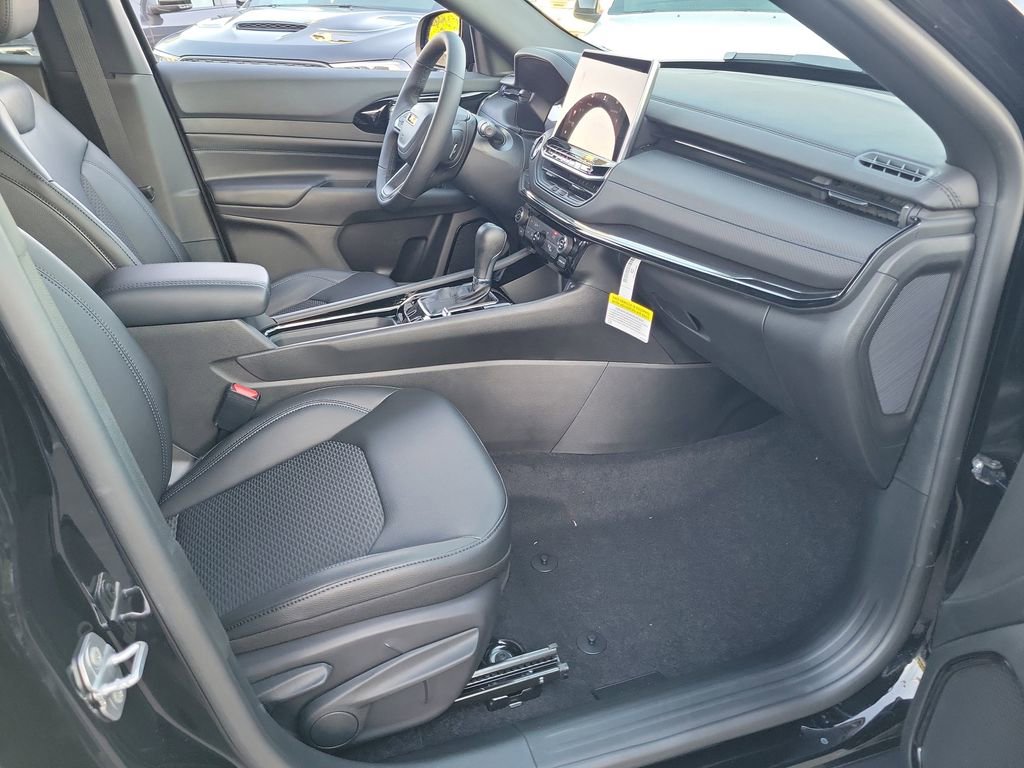 New 2026 Jeep Compass Latitude image 13