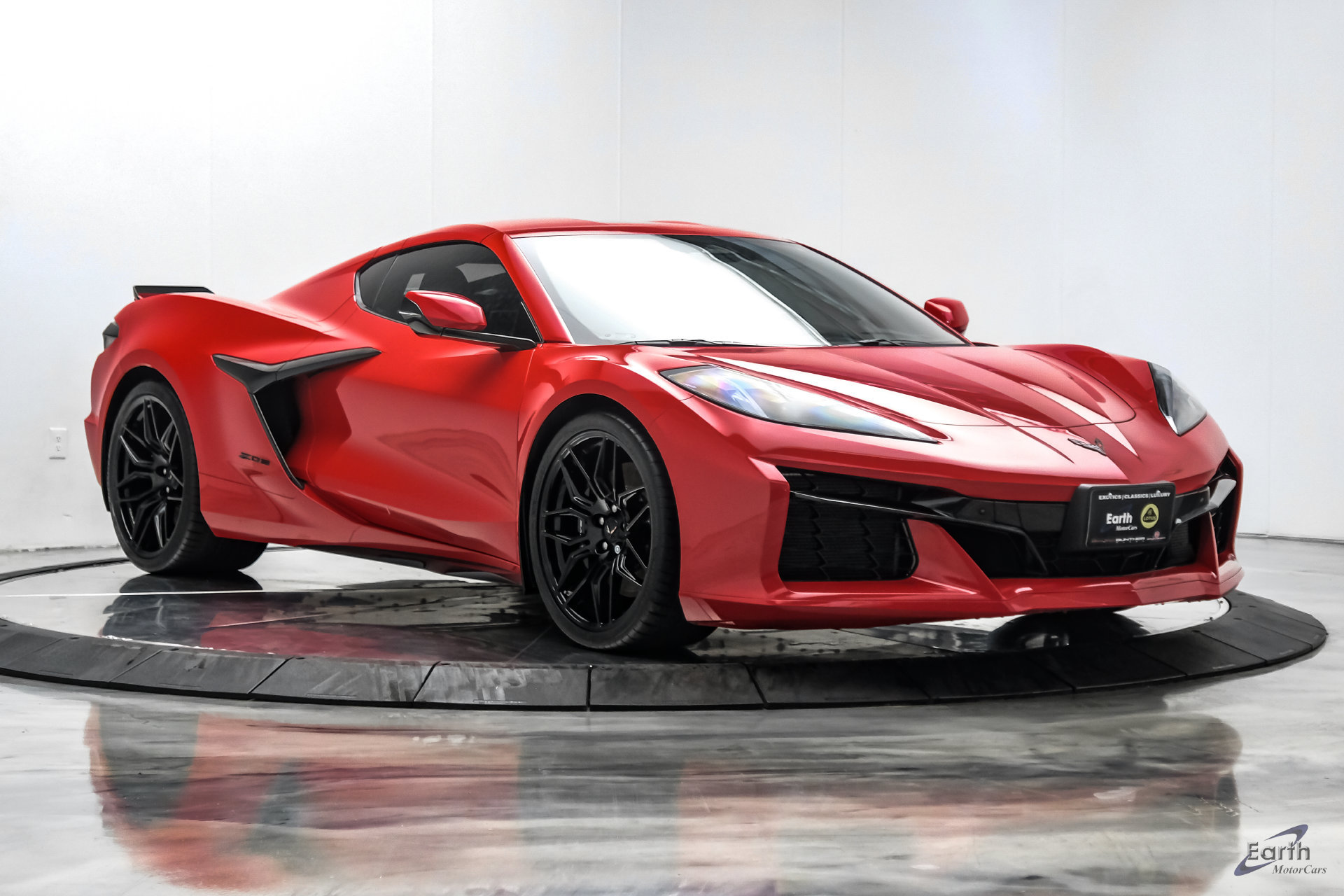 Used 2024 Chevrolet Corvette Z06 RWD image 32