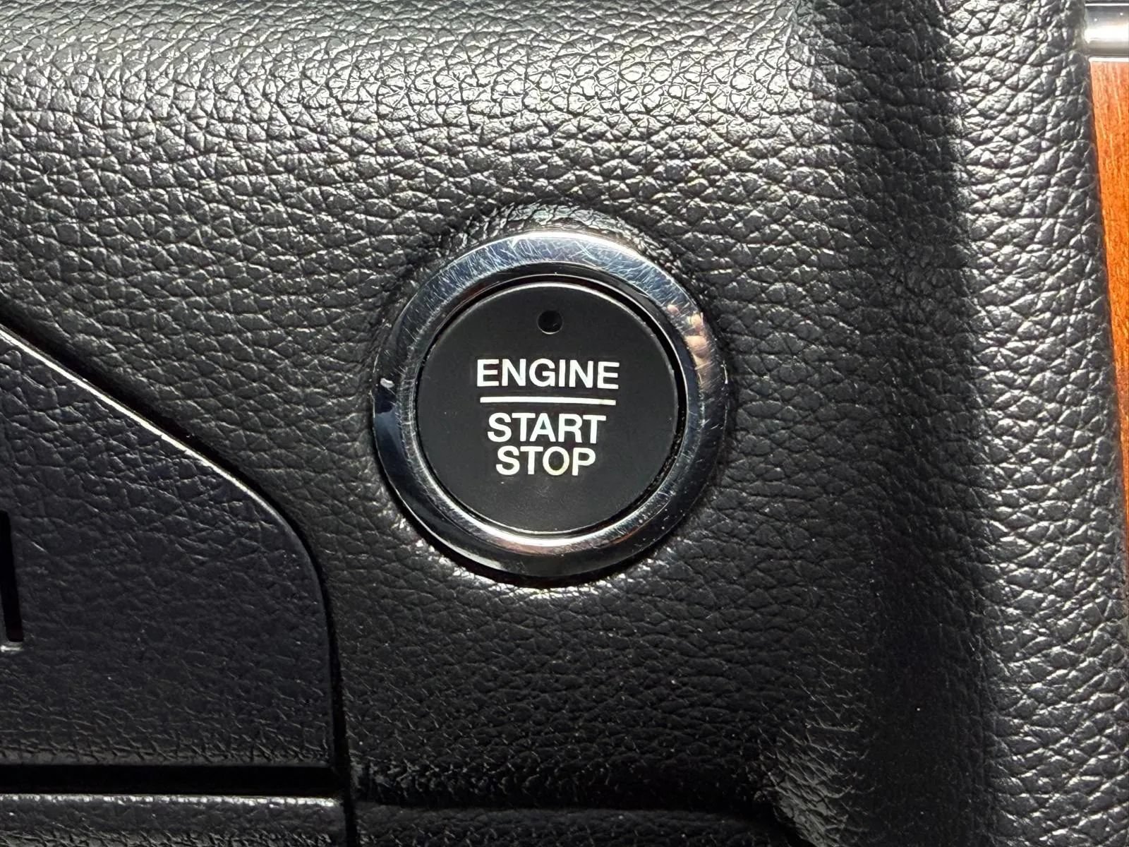 Used 2015 Lincoln Navigator 4WD image 35