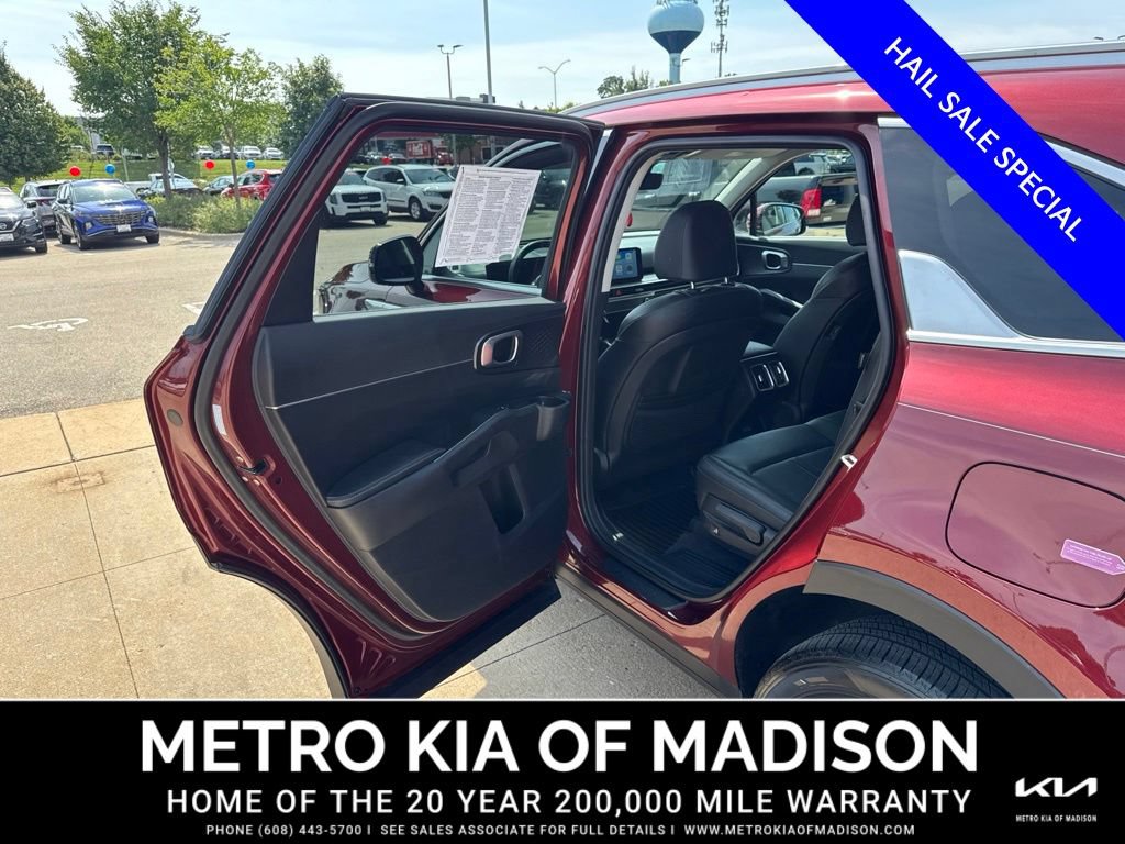 Used 2025 Kia Sorento S AWD/4WD image 29