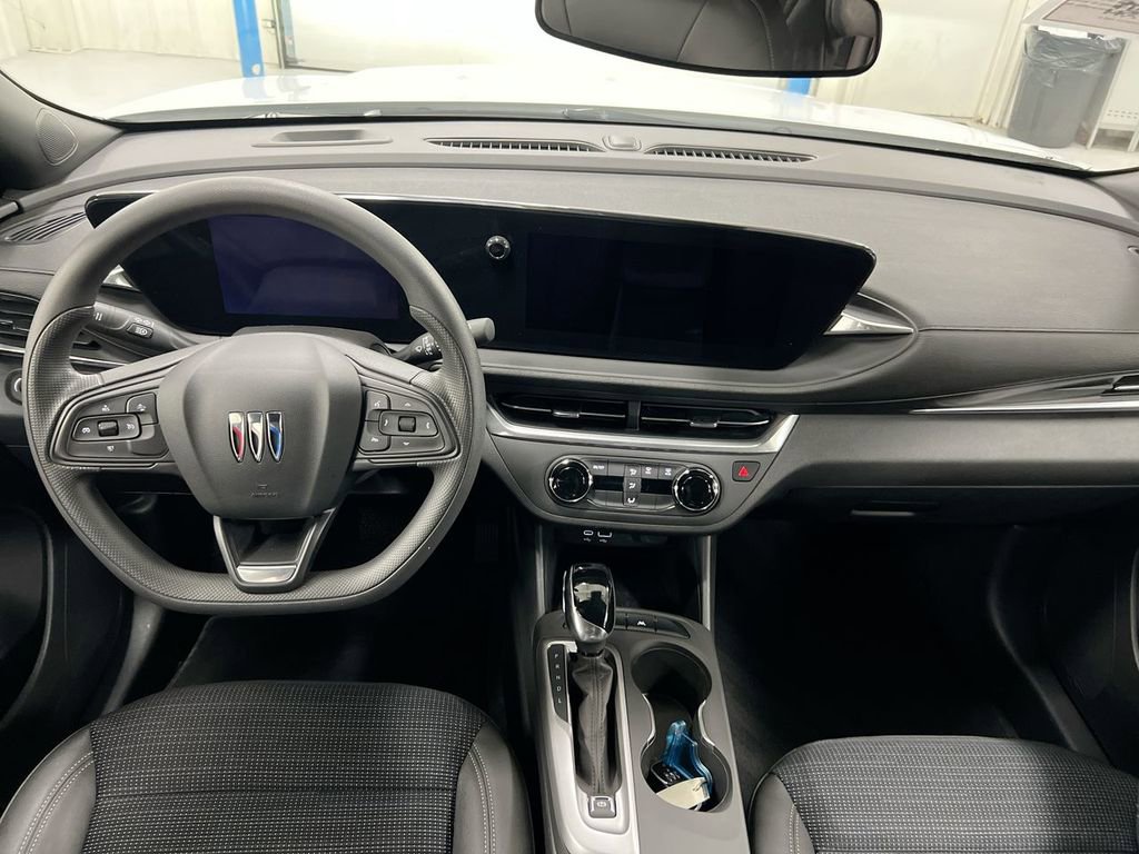 Used 2024 Buick Envista Preferred image 10