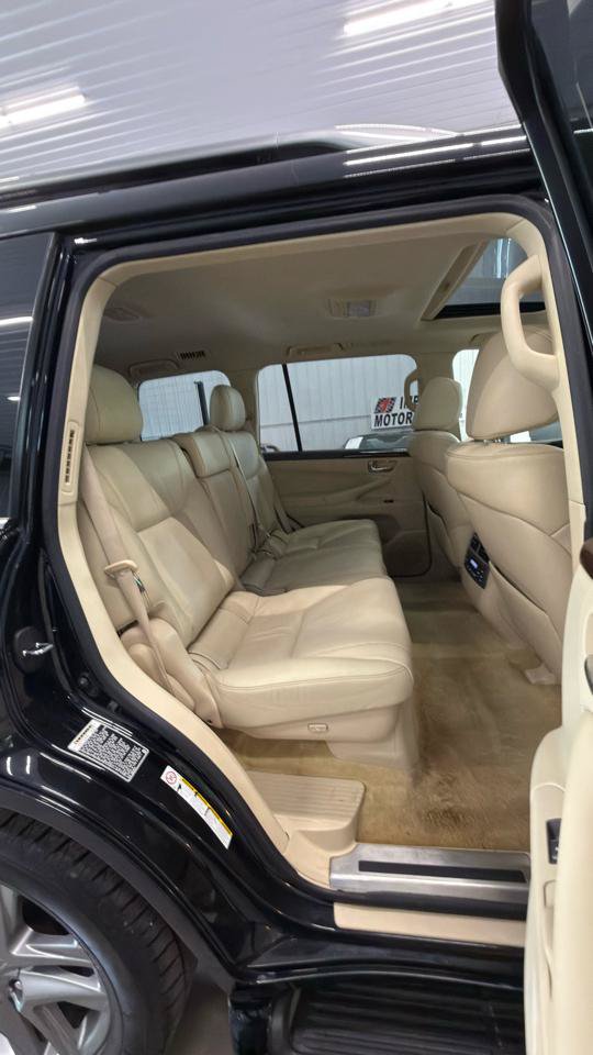 Used 2013 Lexus LX 570 4WD image 19