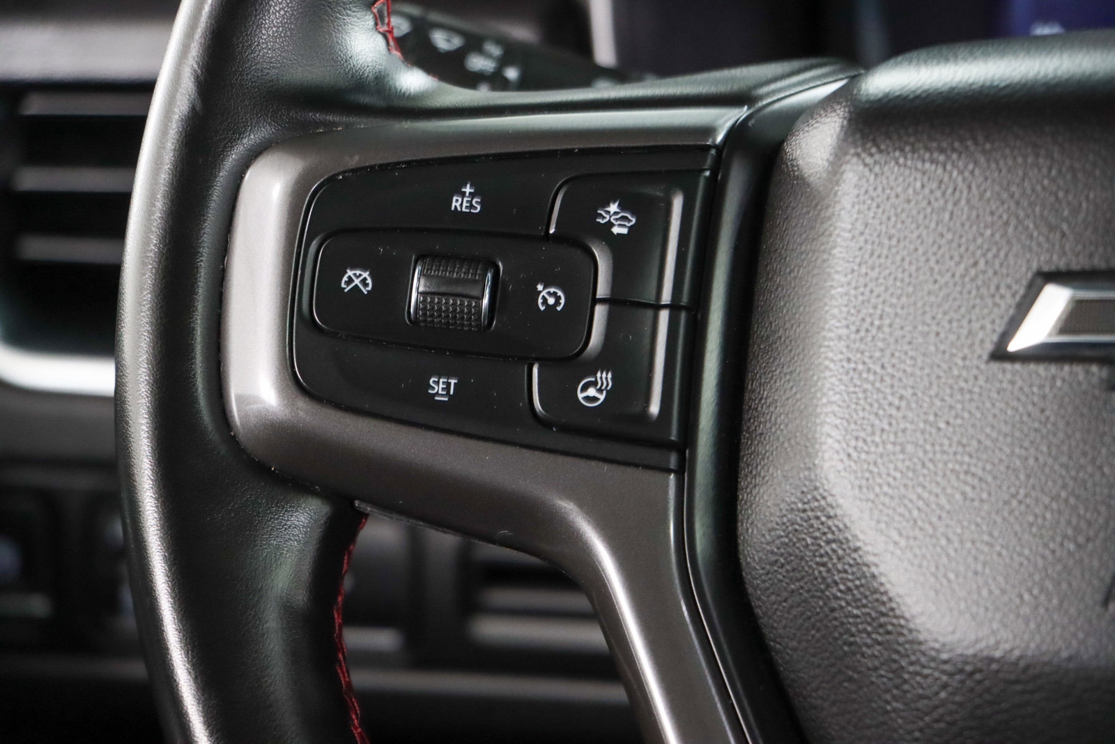 Used 2024 Chevrolet Suburban RST w/ Luxury Package AWD/4WD image 14