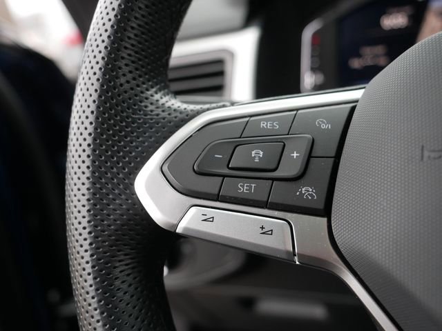 Certified 2023 Volkswagen Atlas Cross Sport SEL R-Line image 25