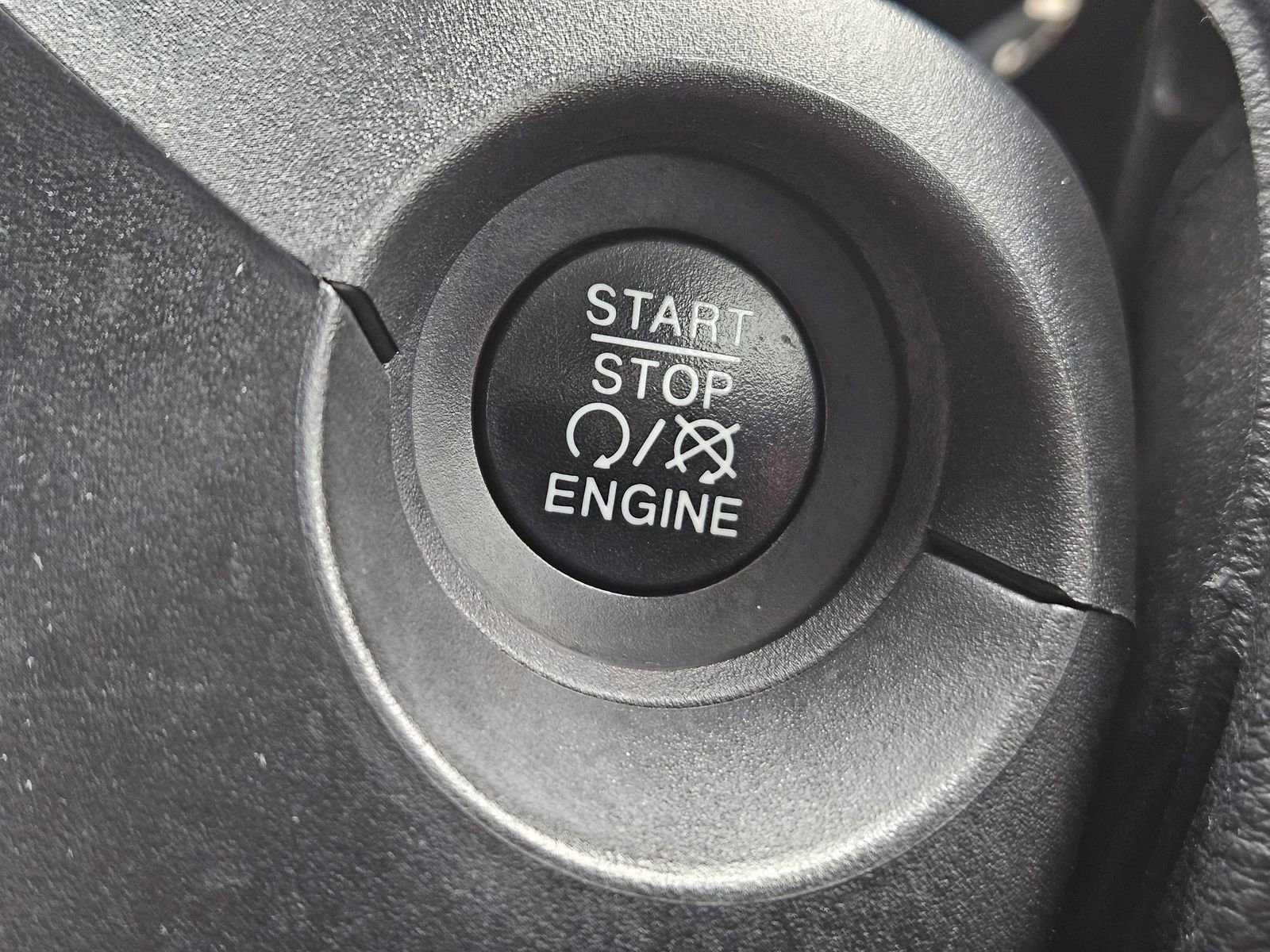 Used 2019 Jeep Compass Sport w/ Tech Group FWD image 24