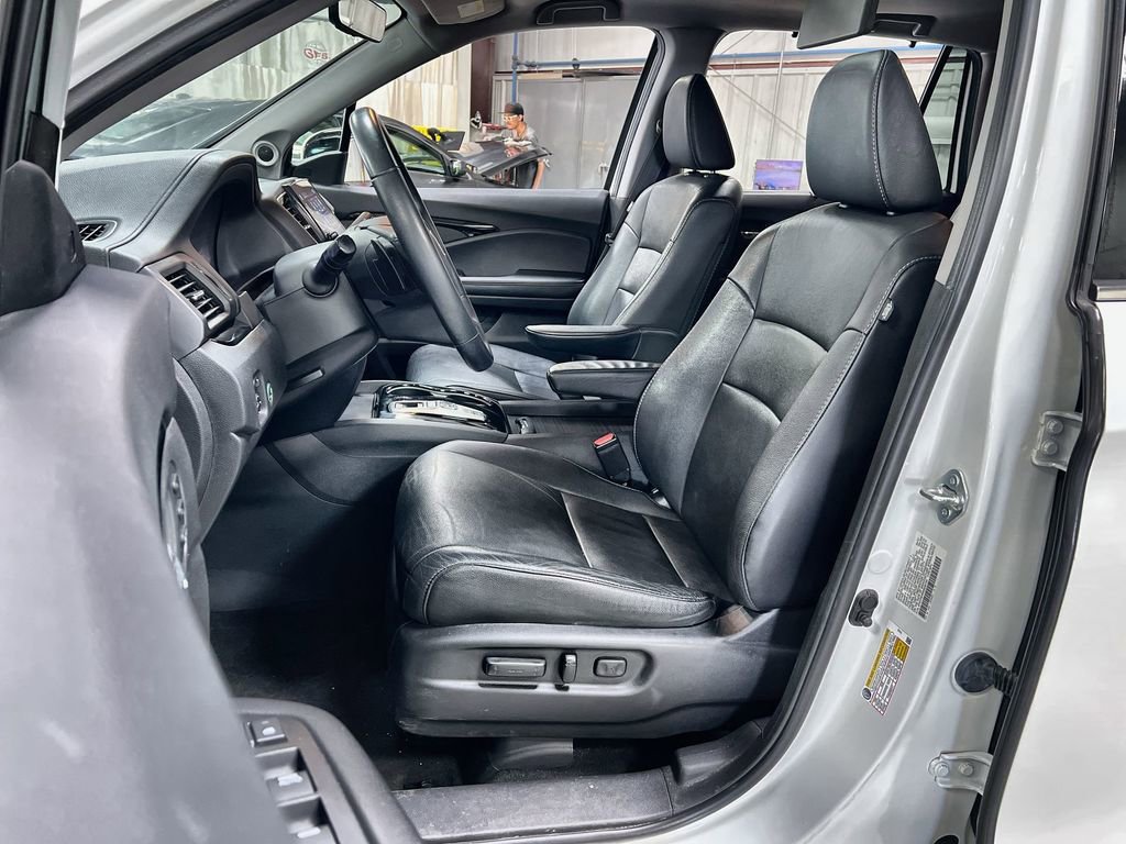Used 2021 Honda Pilot Touring image 12