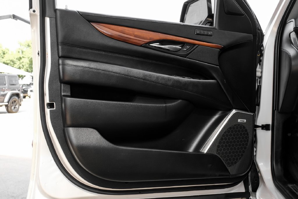 Used 2019 Cadillac Escalade ESV Premium Luxury RWD image 47