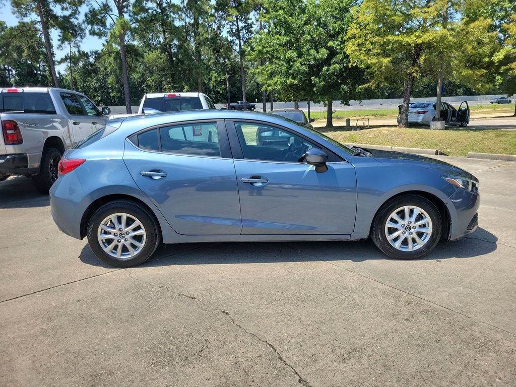 Used 2016 MAZDA MAZDA3 i Touring w/ Popular Equipment Package FWD image 9