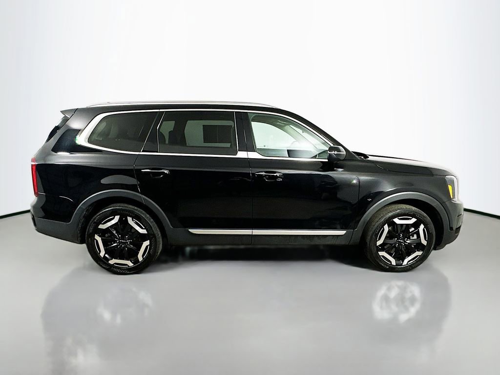 Used 2025 Kia Telluride S FWD image 7