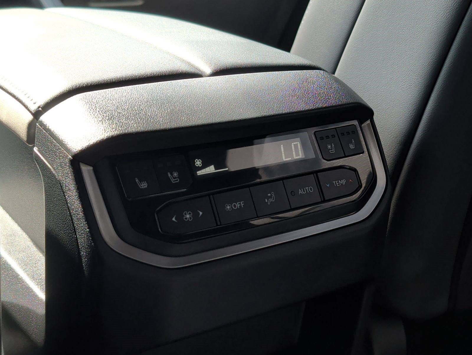 Used 2026 Lexus TX 500h AWD w/ Technology Package image 25