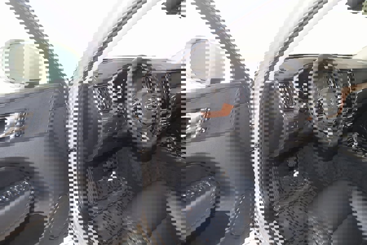 Used 2023 Volvo XC60 B5 Plus w/ Climate Package image 46