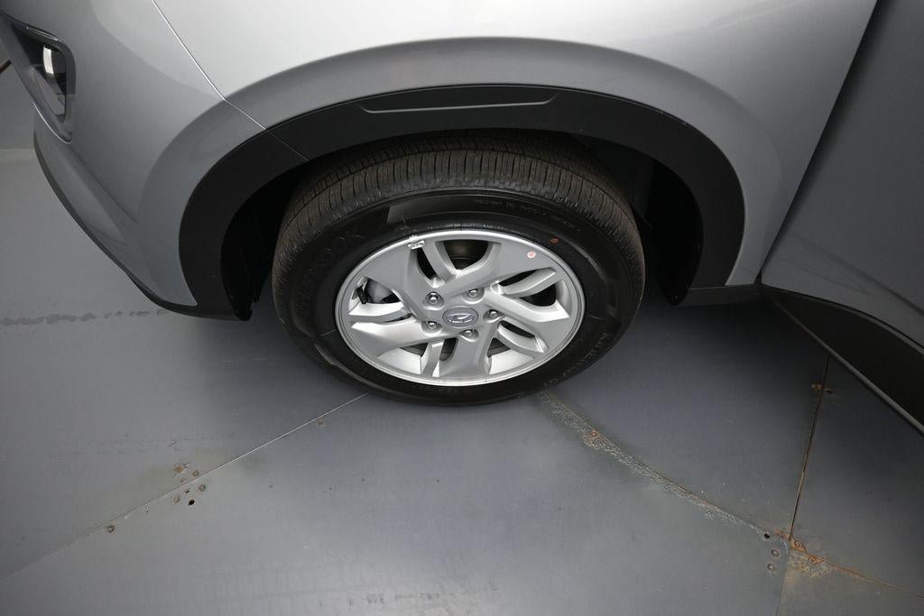 New 2026 Hyundai Venue SE FWD image 32