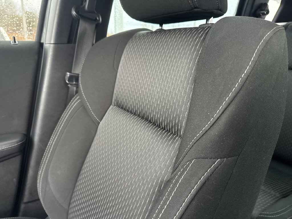 Used 2023 Mitsubishi Outlander ES AWD/4WD image 38