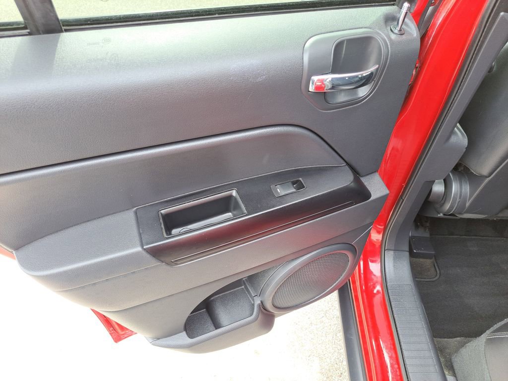 Used 2017 Jeep Compass Sport w/ Power Value Group image 21