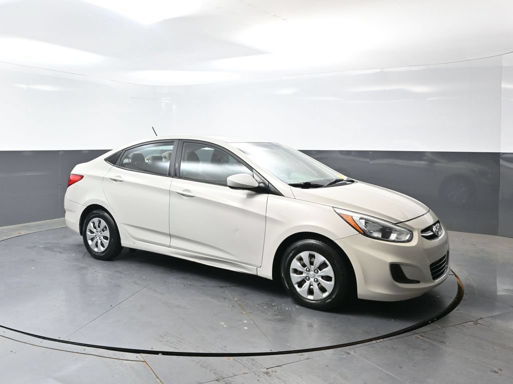 Used 2017 Hyundai Accent SE FWD image 3