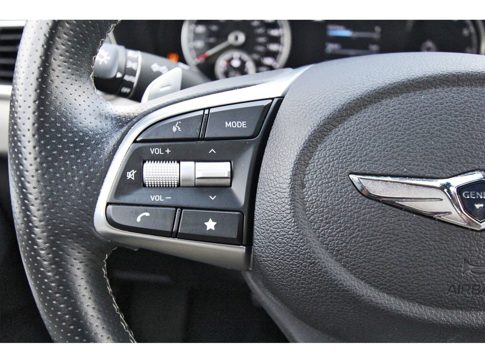 Used 2023 Genesis G70 3.3T w/ Sport Prestige Package image 19