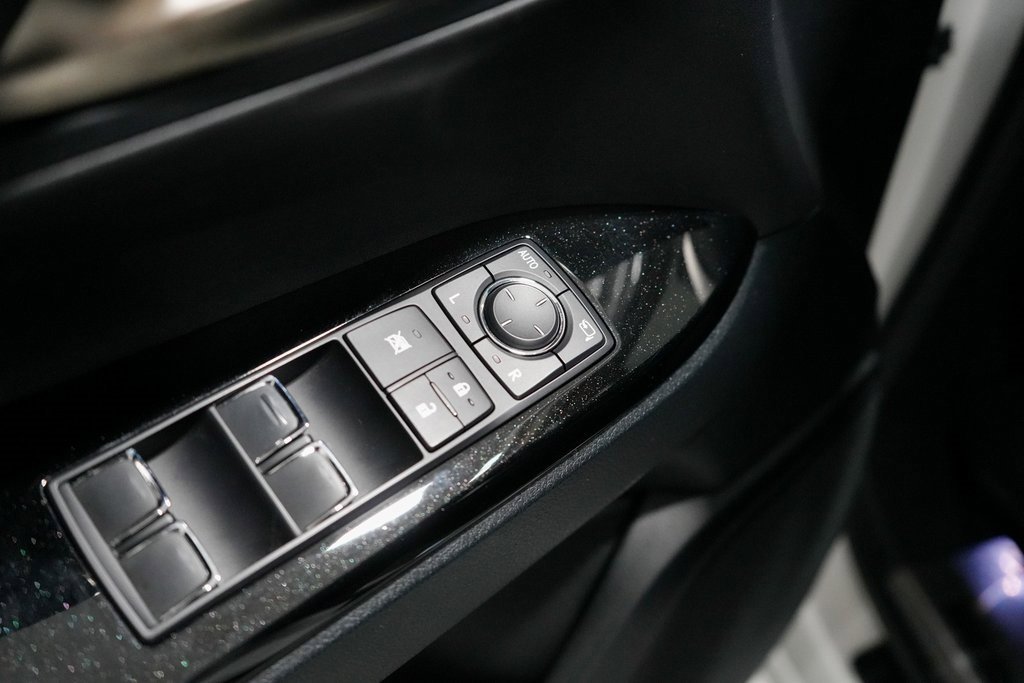 Used 2017 Lexus LX 570 4WD image 32