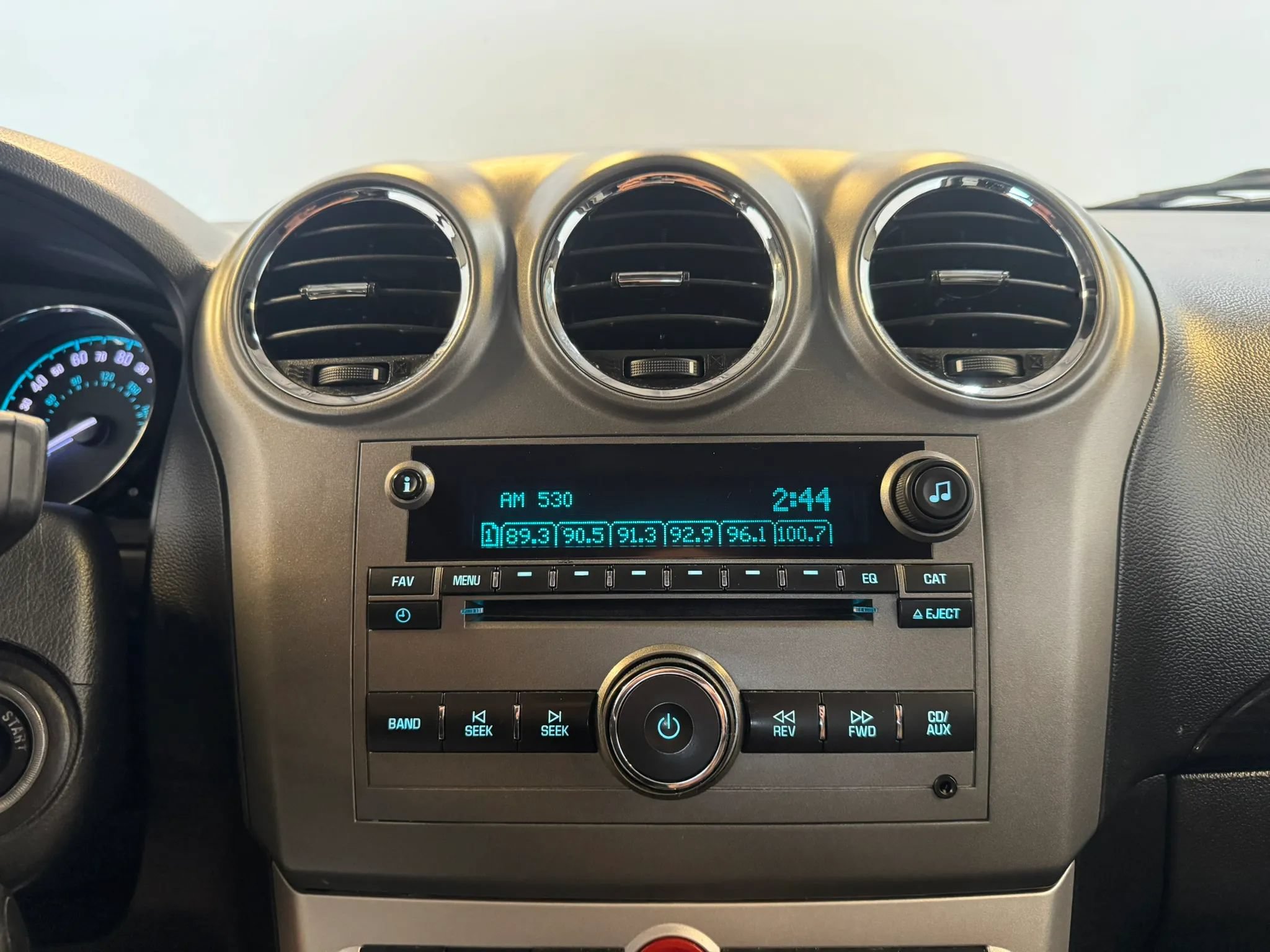 Used 2013 Chevrolet Captiva Sport LTZ FWD image 16