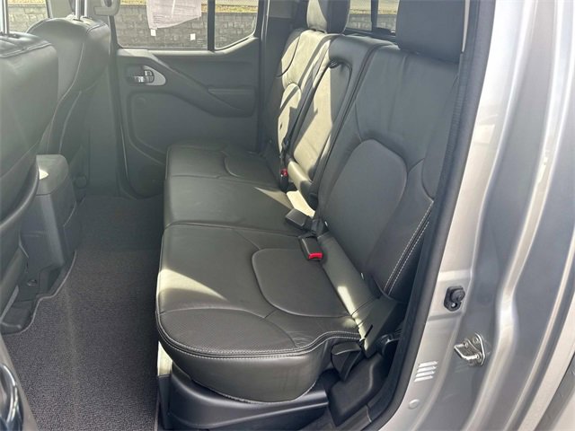 Used 2020 Nissan Frontier PRO-4X image 16