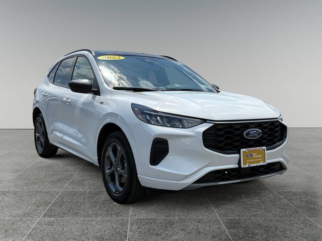 Used 2023 Ford Escape ST-Line w/ Tech Pack #1 AWD/4WD image 8