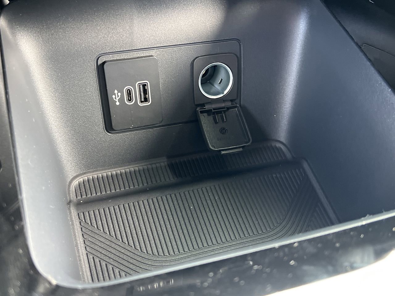 New 2026 Ford Explorer Platinum image 7