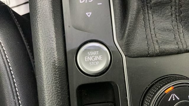 Used 2020 Volkswagen Atlas Cross Sport SEL R-Line AWD/4WD image 19
