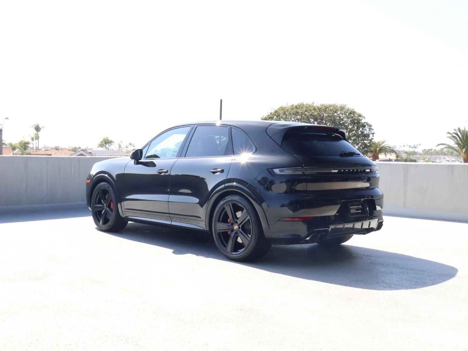 Certified 2025 Porsche Cayenne GTS AWD/4WD image 3