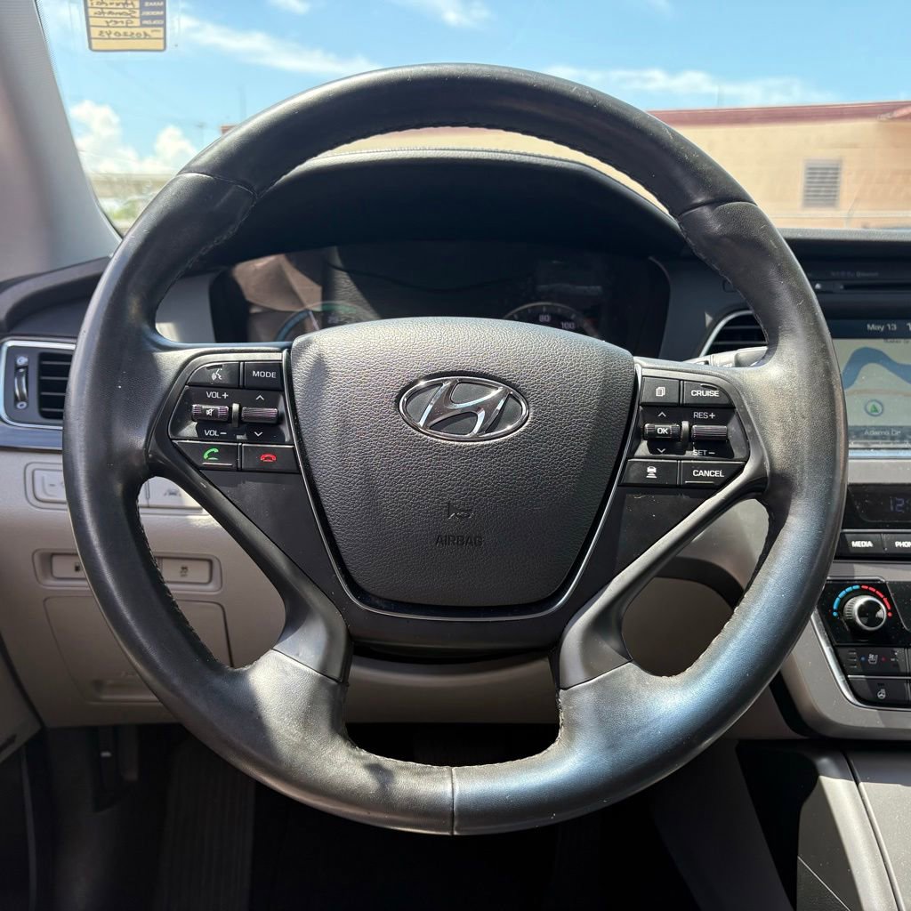 Used 2016 Hyundai Sonata Limited w/ Option Group 02 FWD image 17