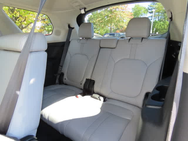 Certified 2024 Honda Pilot Touring image 16