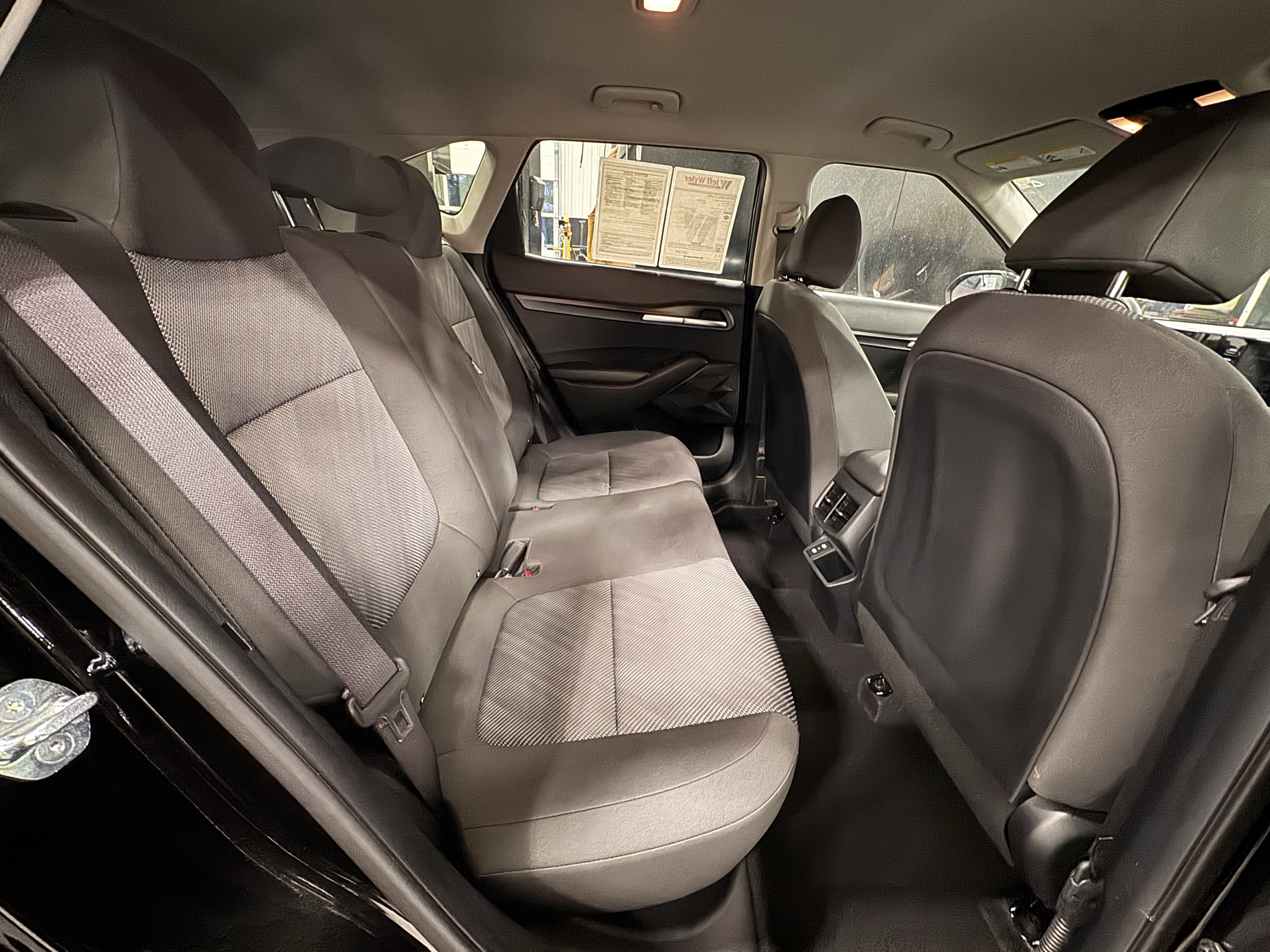 Certified 2025 Kia Seltos LX image 28