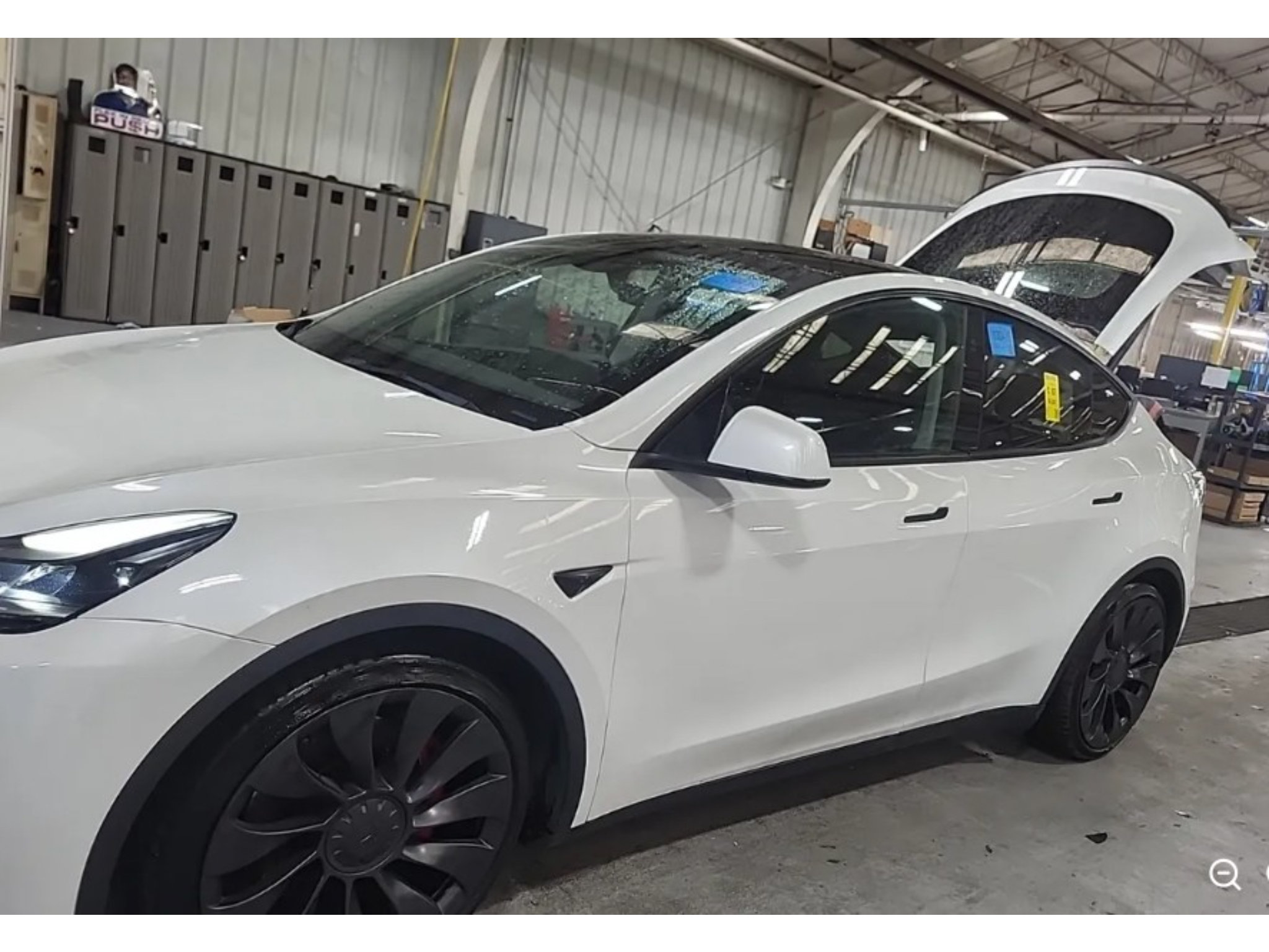 Used 2023 Tesla Model Y Performance AWD/4WD image 2