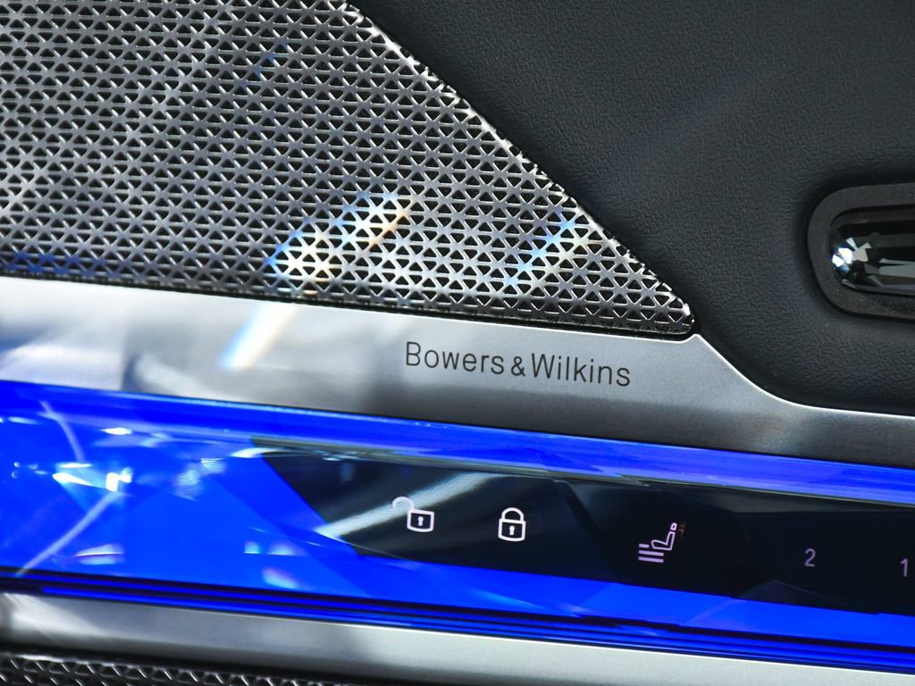 Used 2025 BMW 740i RWD image 62