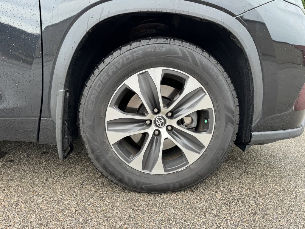 Used 2022 Toyota Highlander XLE image 10