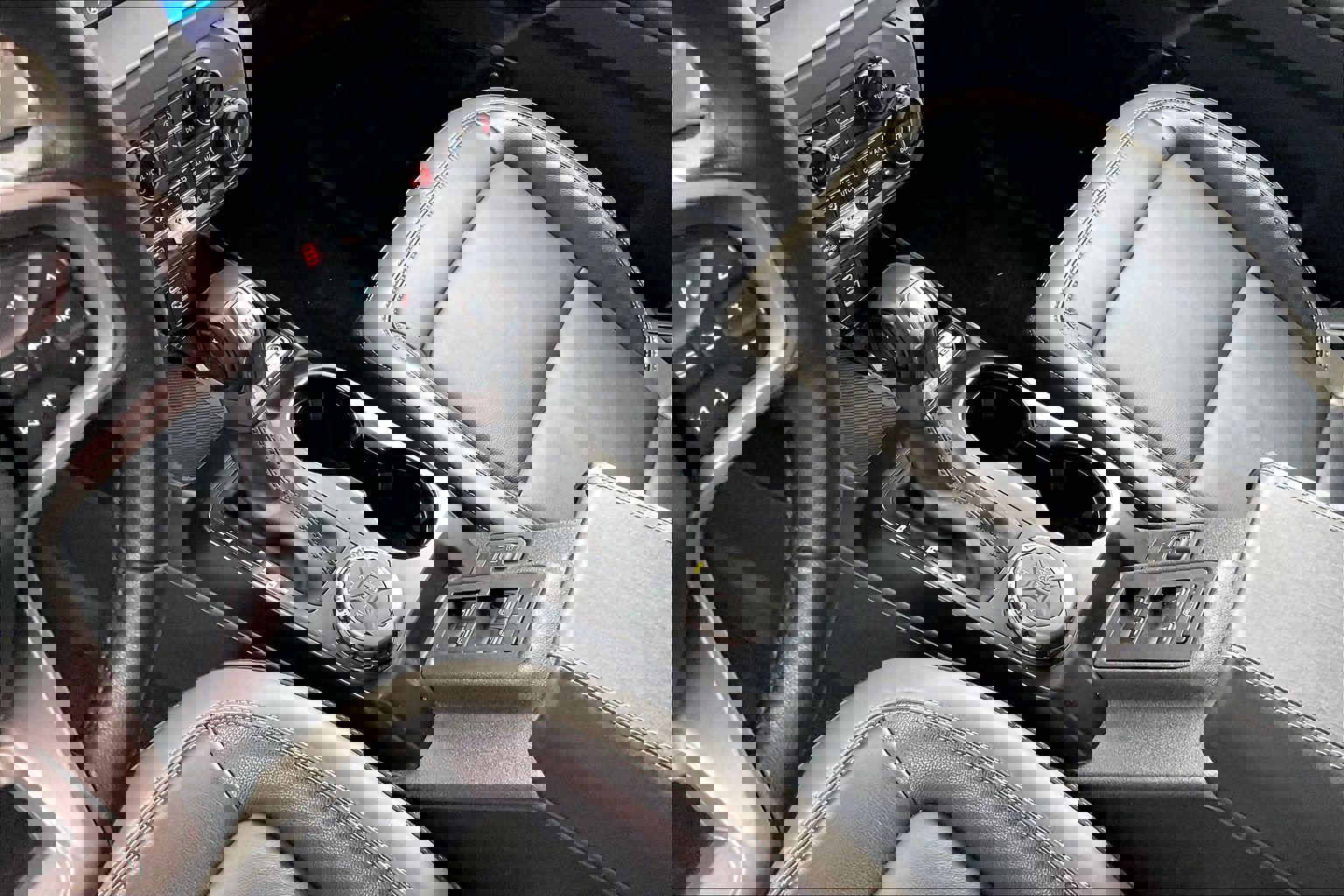 Used 2025 Ford Bronco Outer Banks image 16