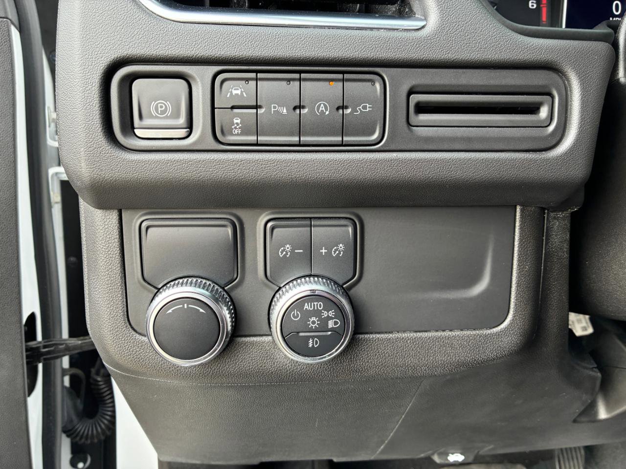 Used 2021 GMC Yukon XL SLT image 24