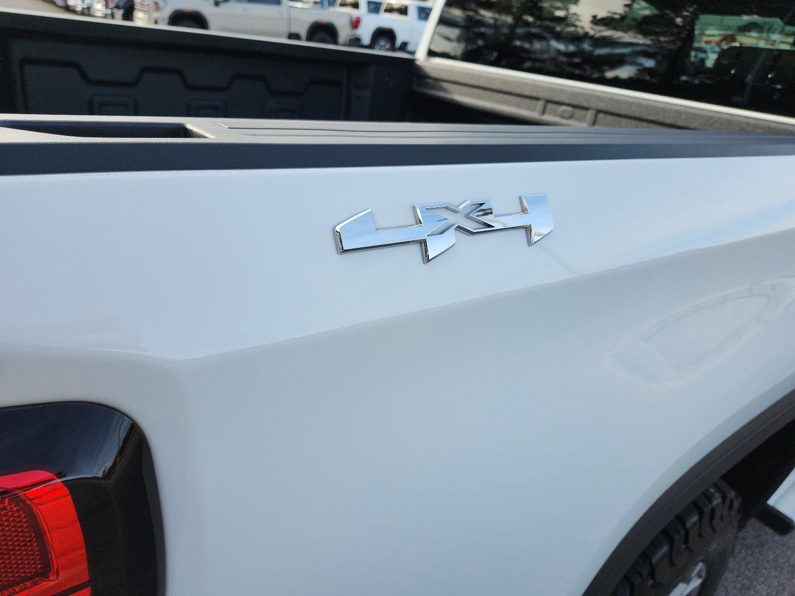 Used 2023 GMC Sierra 1500 SLT image 5