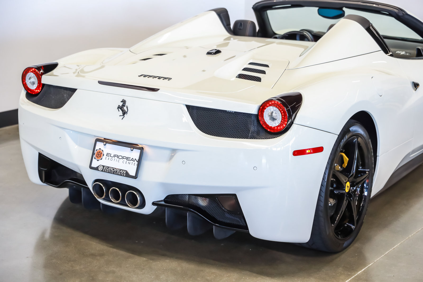 Used 2013 Ferrari 458 Spider RWD image 22