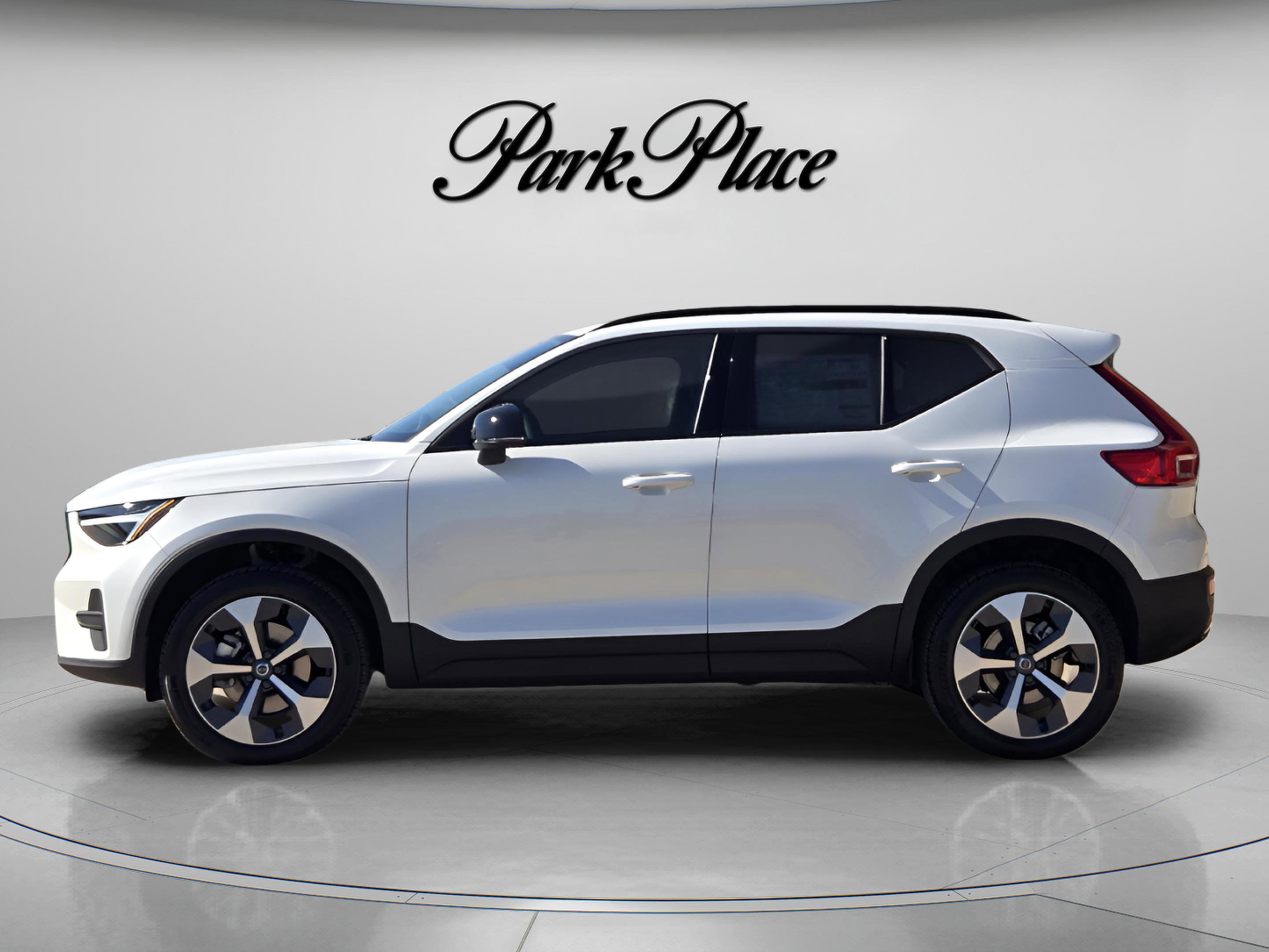 New 2026 Volvo XC40 B4 Core w/ Climate Package image 2
