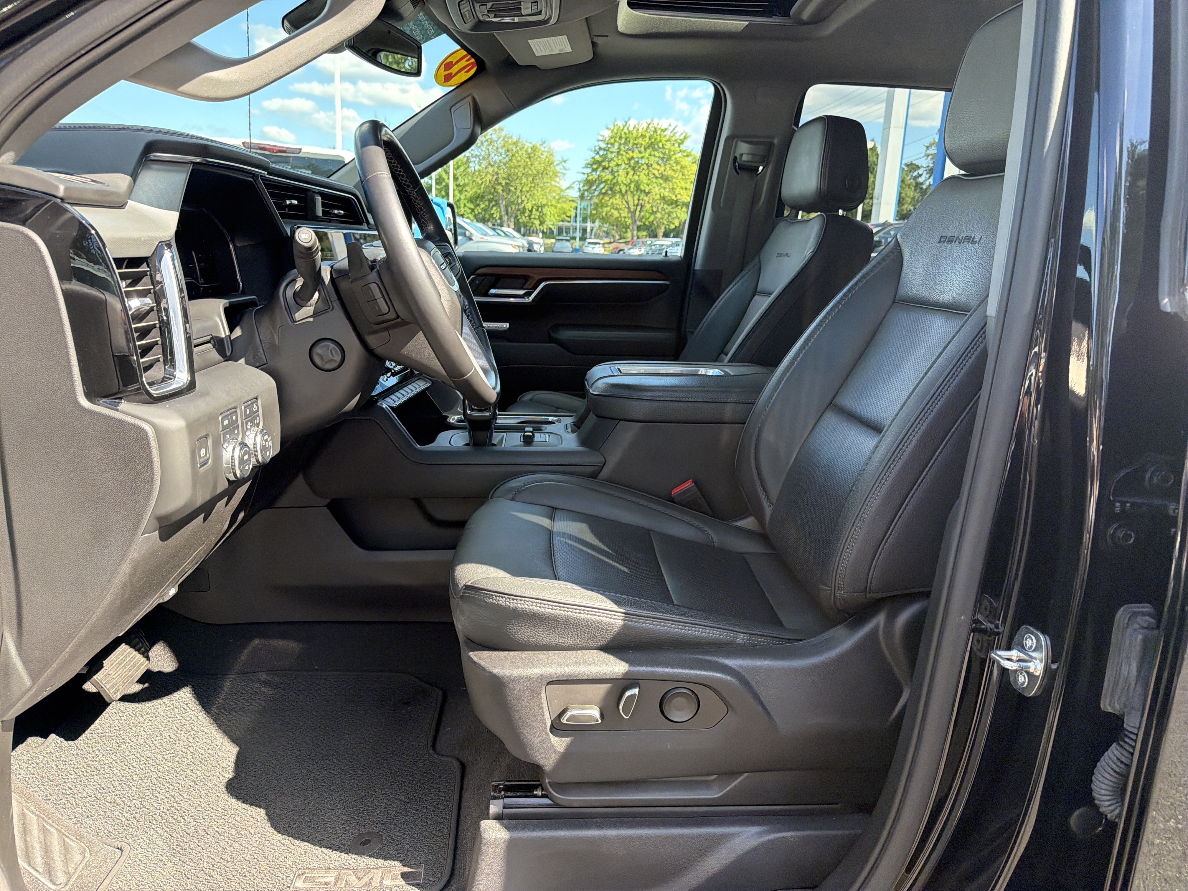 Used 2022 GMC Sierra 1500 Denali AWD/4WD image 16