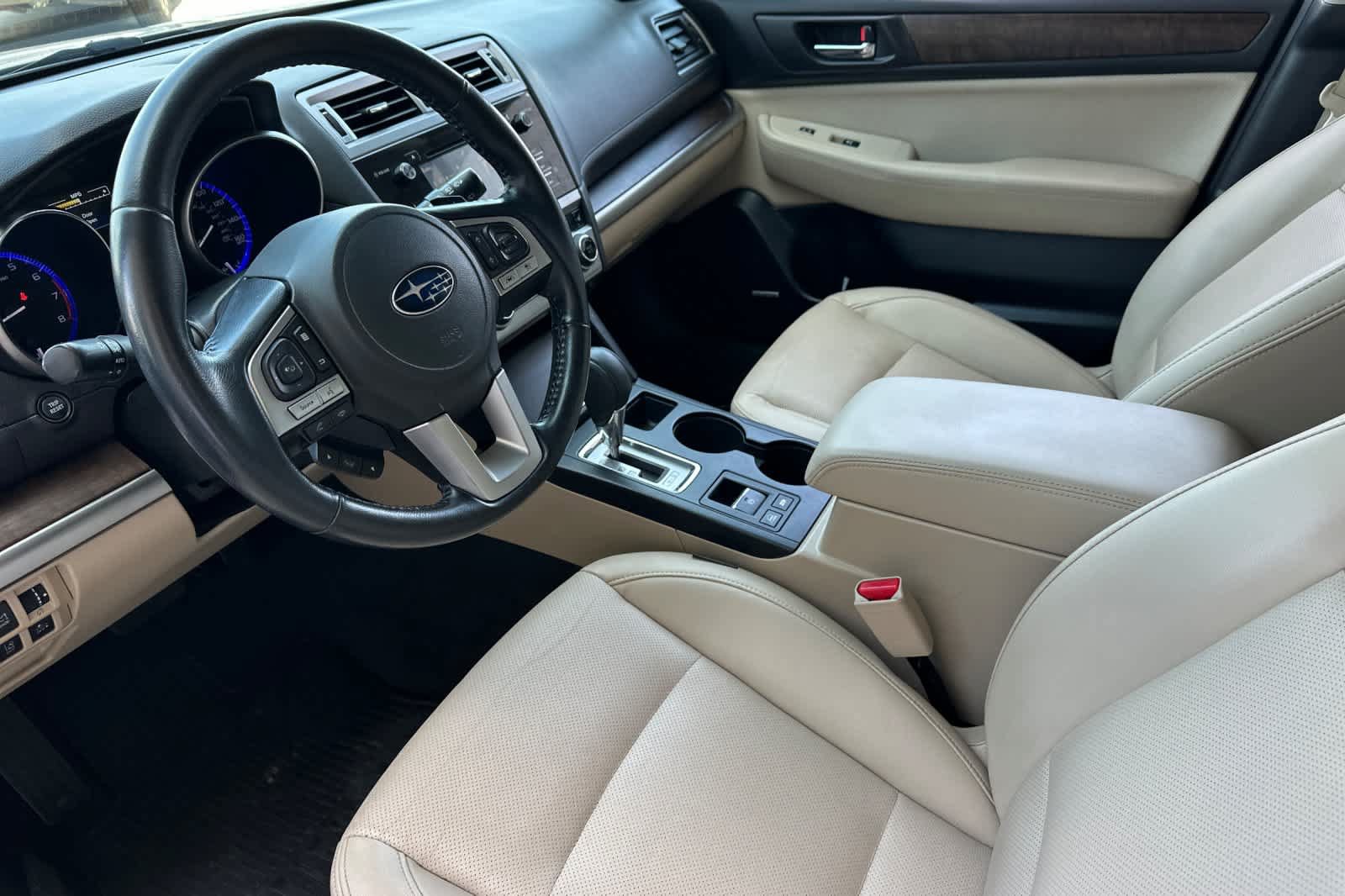 Used 2016 Subaru Outback 3.6R Limited AWD/4WD image 9