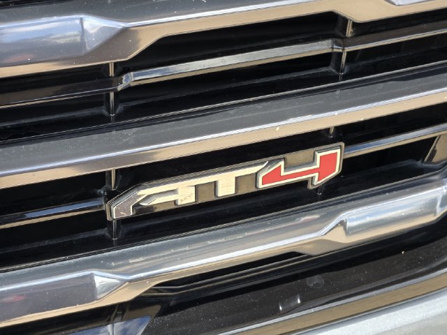 Used 2025 GMC Yukon AT4 w/ AT4 Premium Package AWD/4WD image 13