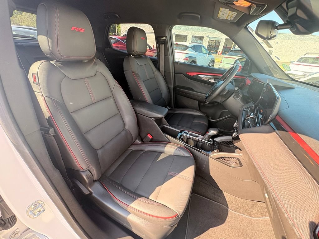 Used 2025 Chevrolet TrailBlazer RS FWD image 31