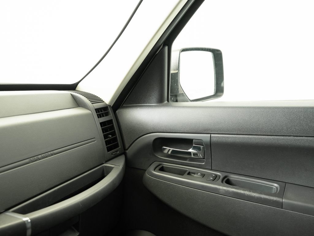 Used 2012 Jeep Liberty Sport RWD image 35