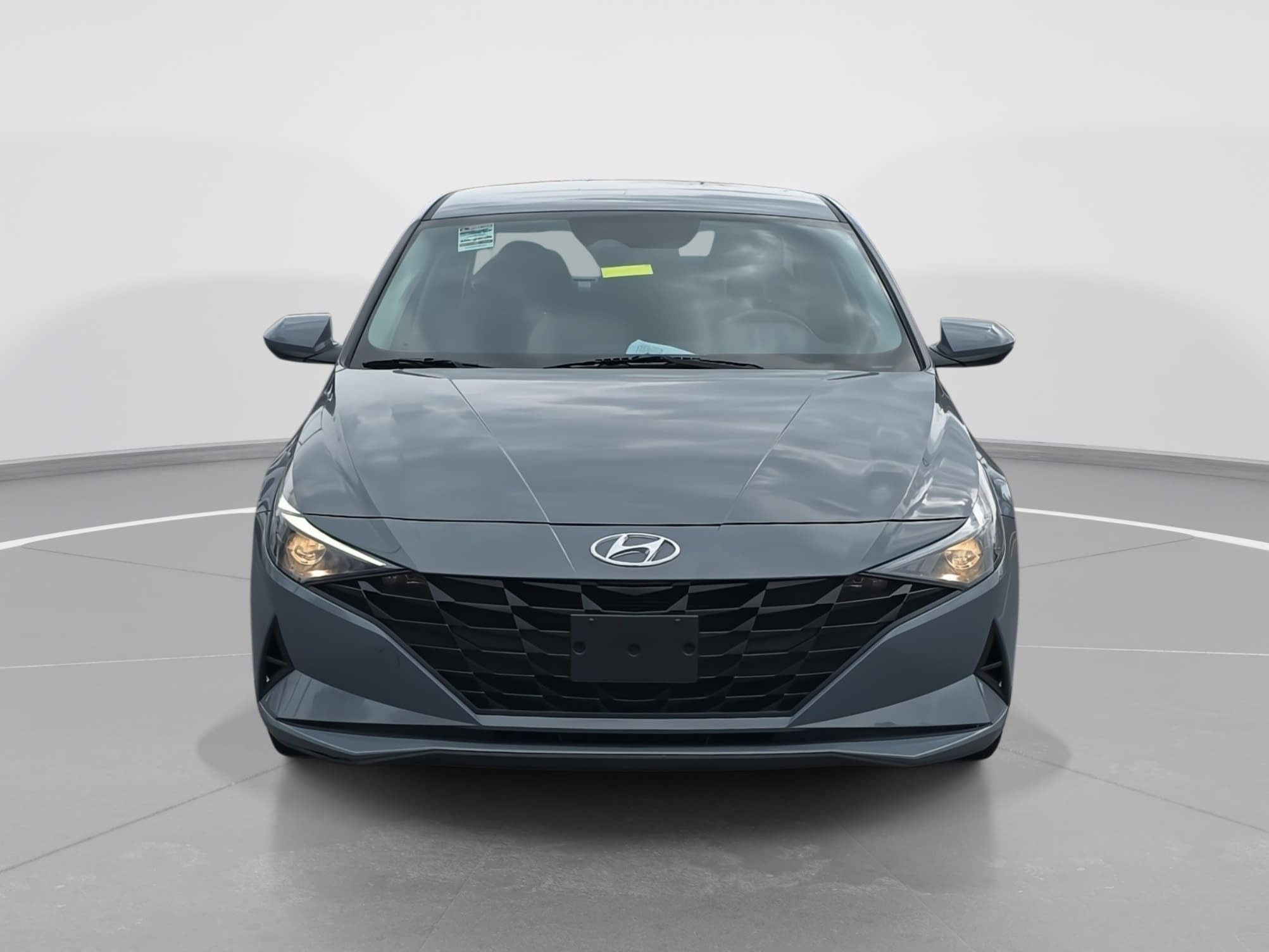 Used 2022 Hyundai Elantra SEL image 2