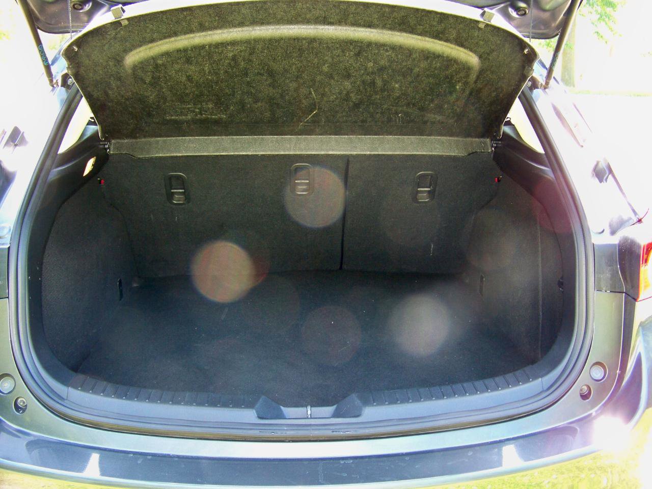 Used 2014 MAZDA MAZDA3 i Touring w/ Technology Package FWD image 13
