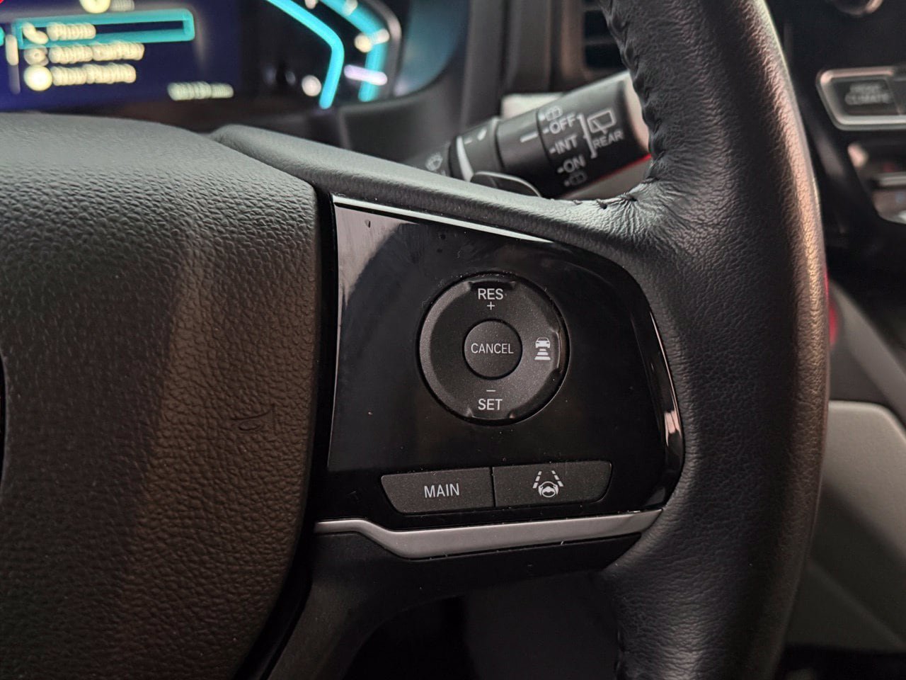 Used 2018 Honda Odyssey EX-L image 17