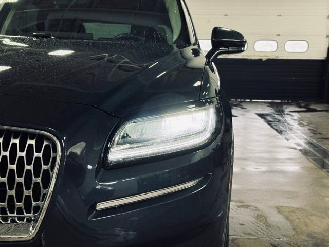 Used 2022 Lincoln Nautilus Reserve w/ Luxury Package AWD/4WD image 3