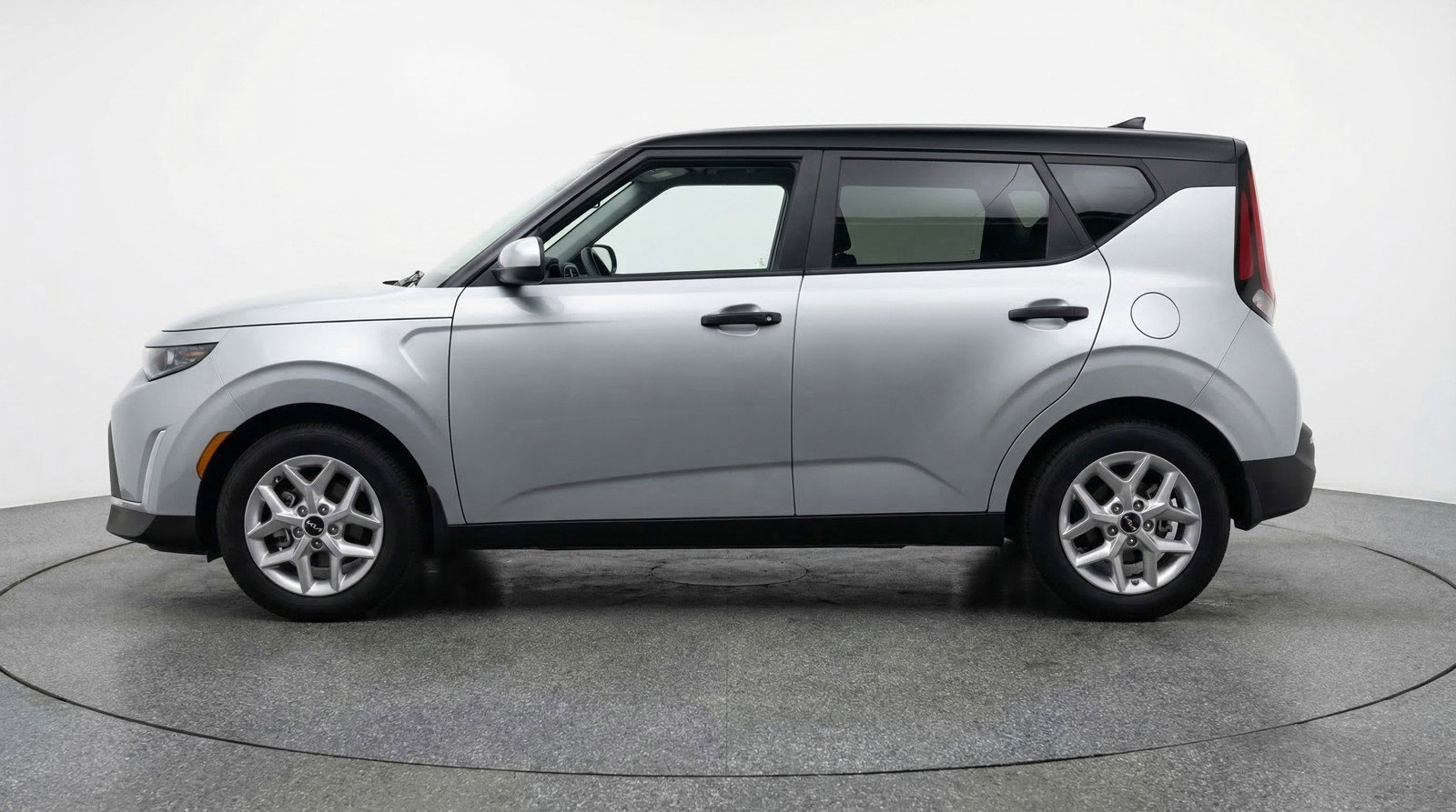 Used 2025 Kia Soul LX w/ LX Technology Package image 5