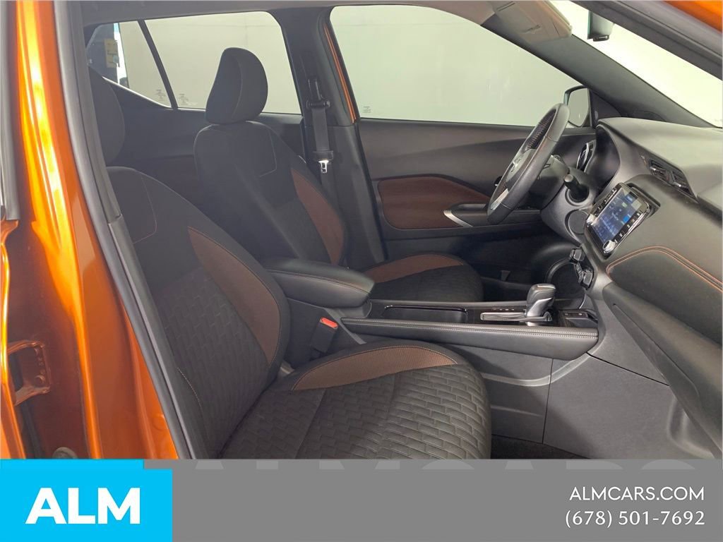 Used 2022 Nissan Kicks SR w/ Interior Electronics Package FWD image 34