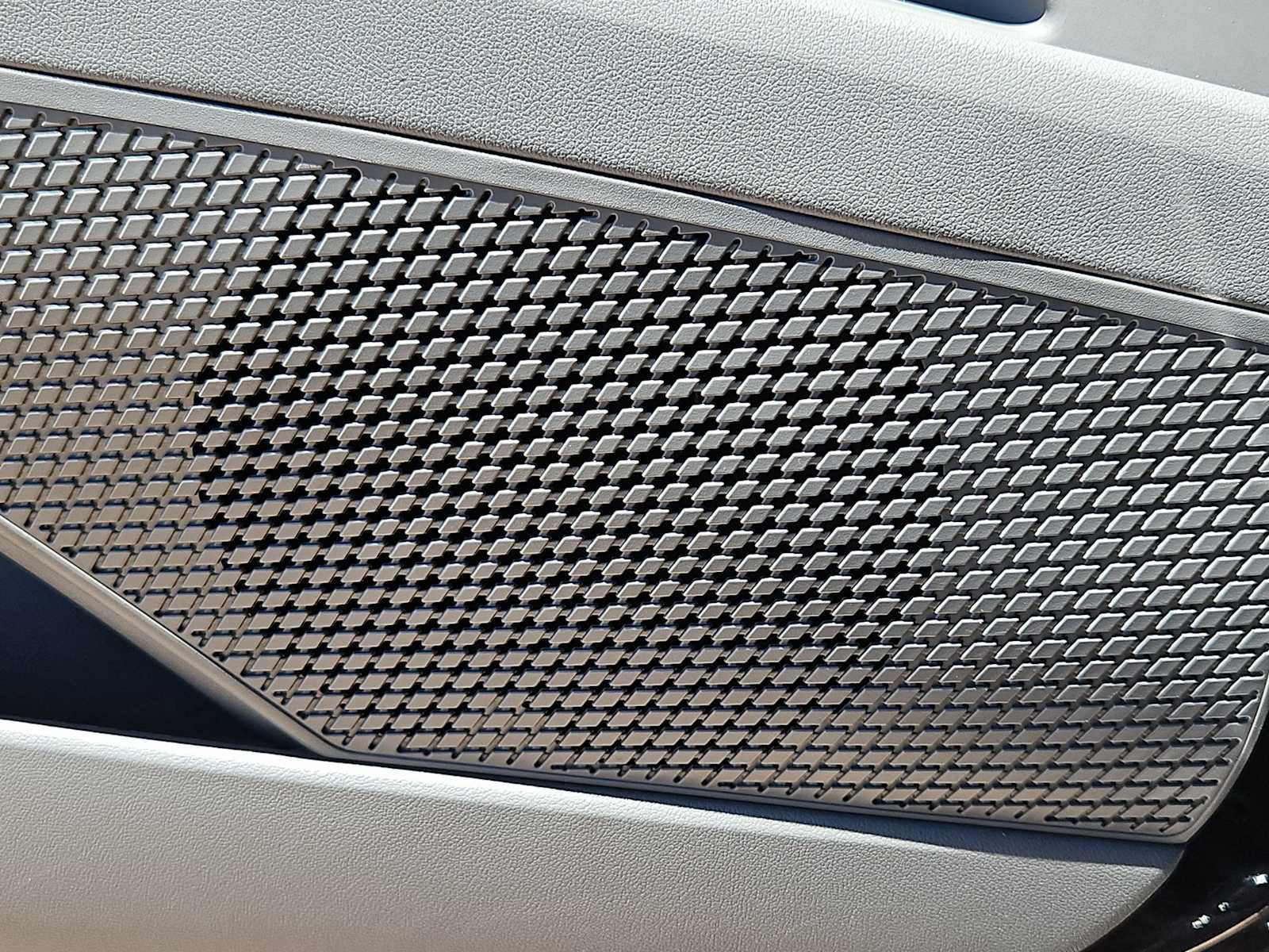 Certified 2025 Hyundai Elantra SEL FWD image 30